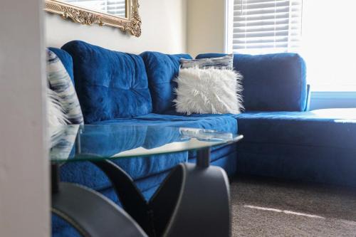 Fayetteville House | Spacious 3BR Home Firepit Deck Near Fort Liberty