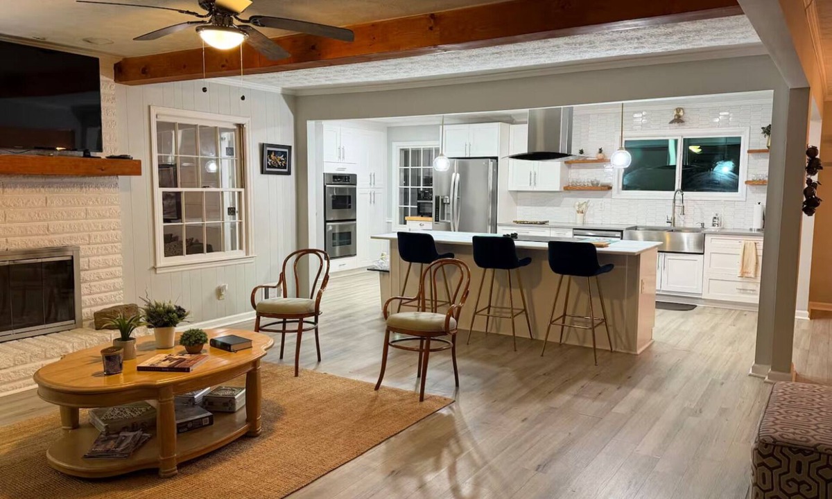Dacula House | Spacious 4-bedroom house - 316 and Shopping
