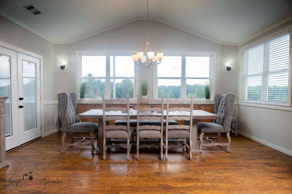 Loganville Villa | Spacious 4BR villa w/ private pool and tennis