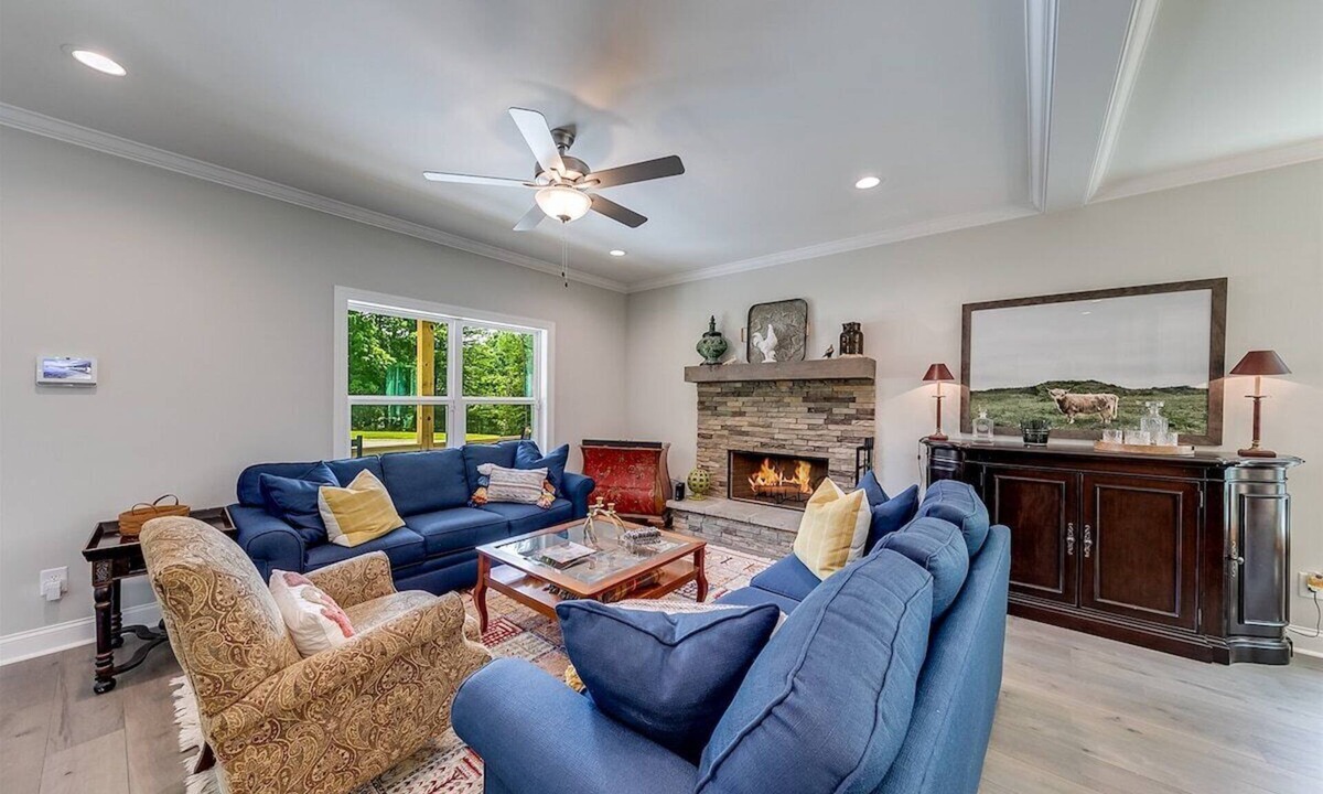 Helen House | Spacious 6BR Helen cabin with fire pit, game room & pool access.Helen Ga