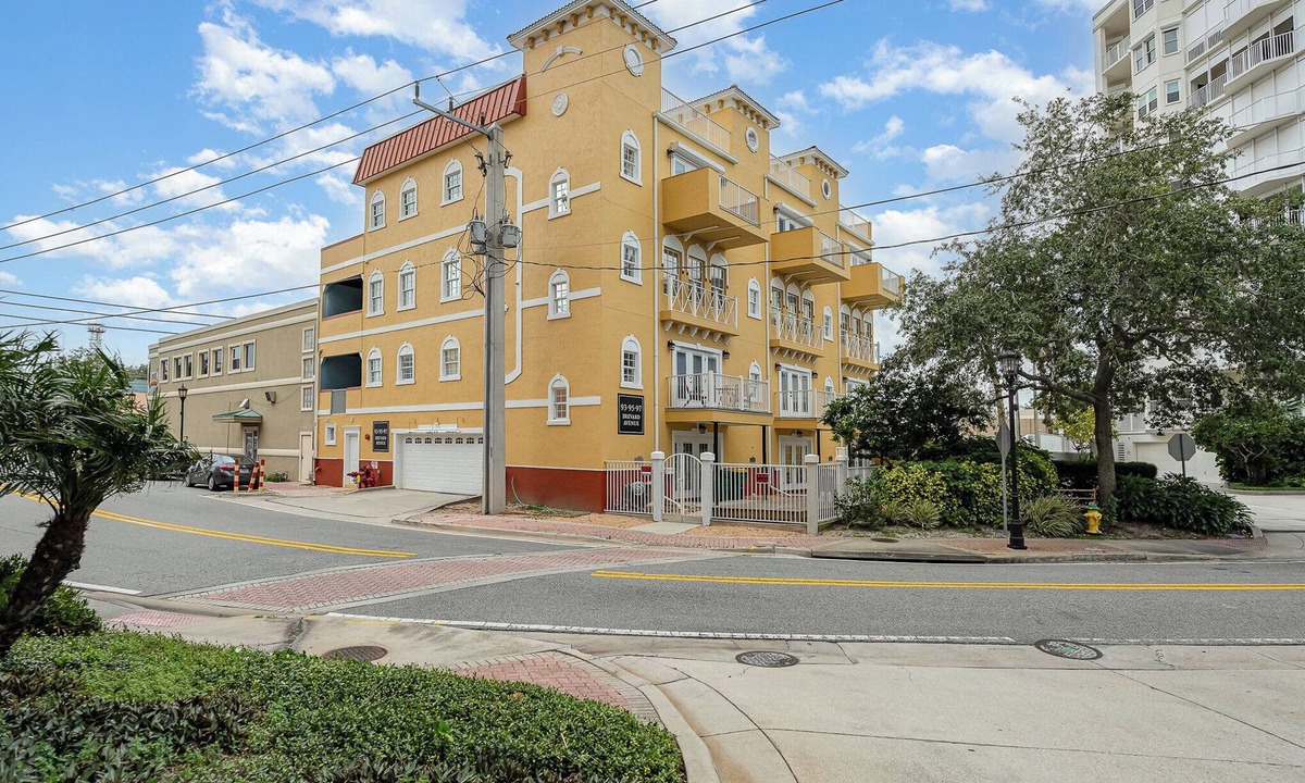 Cocoa House | Spacious and Central Downtown Cocoa Village Estate 2 with River Views!
