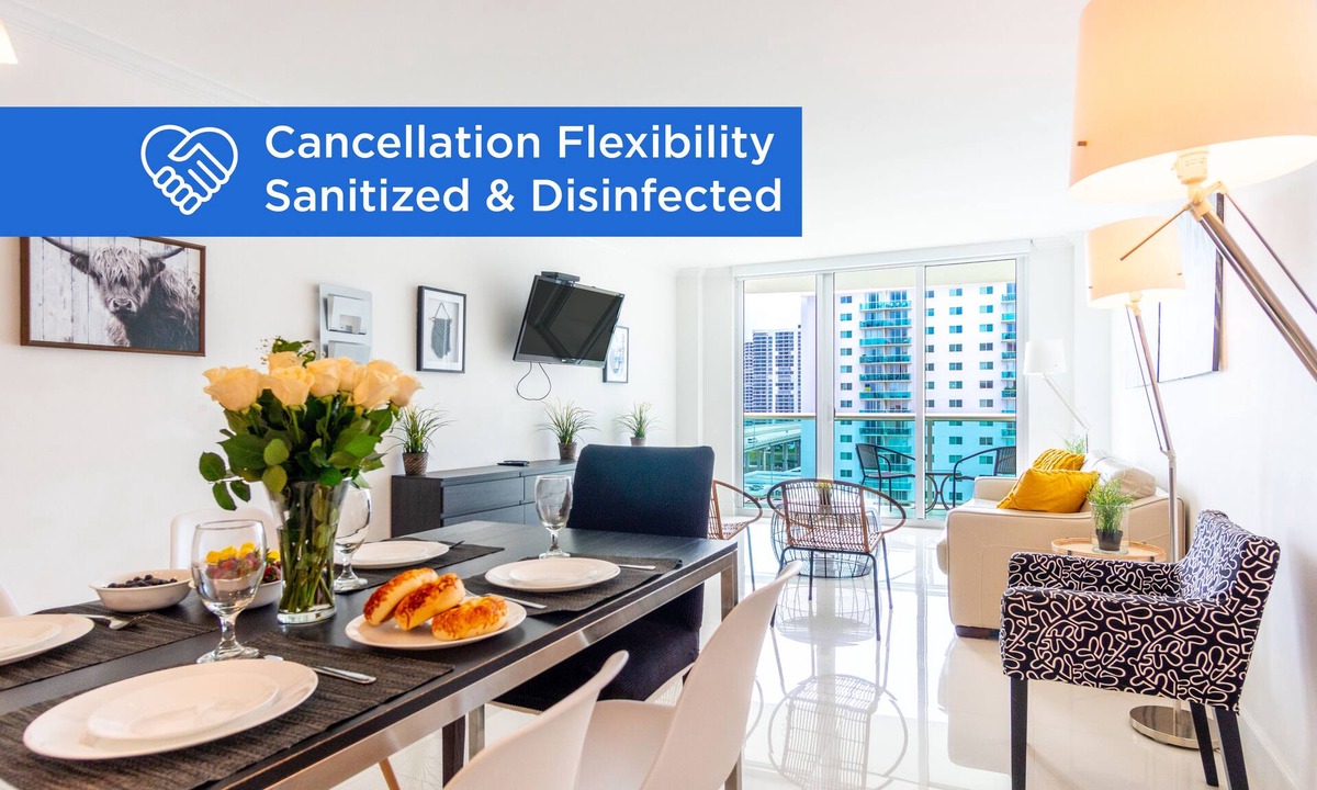 Sunny Isles Beach Condo | Spacious condo w/open layout across from the beach | WIFI + Parking