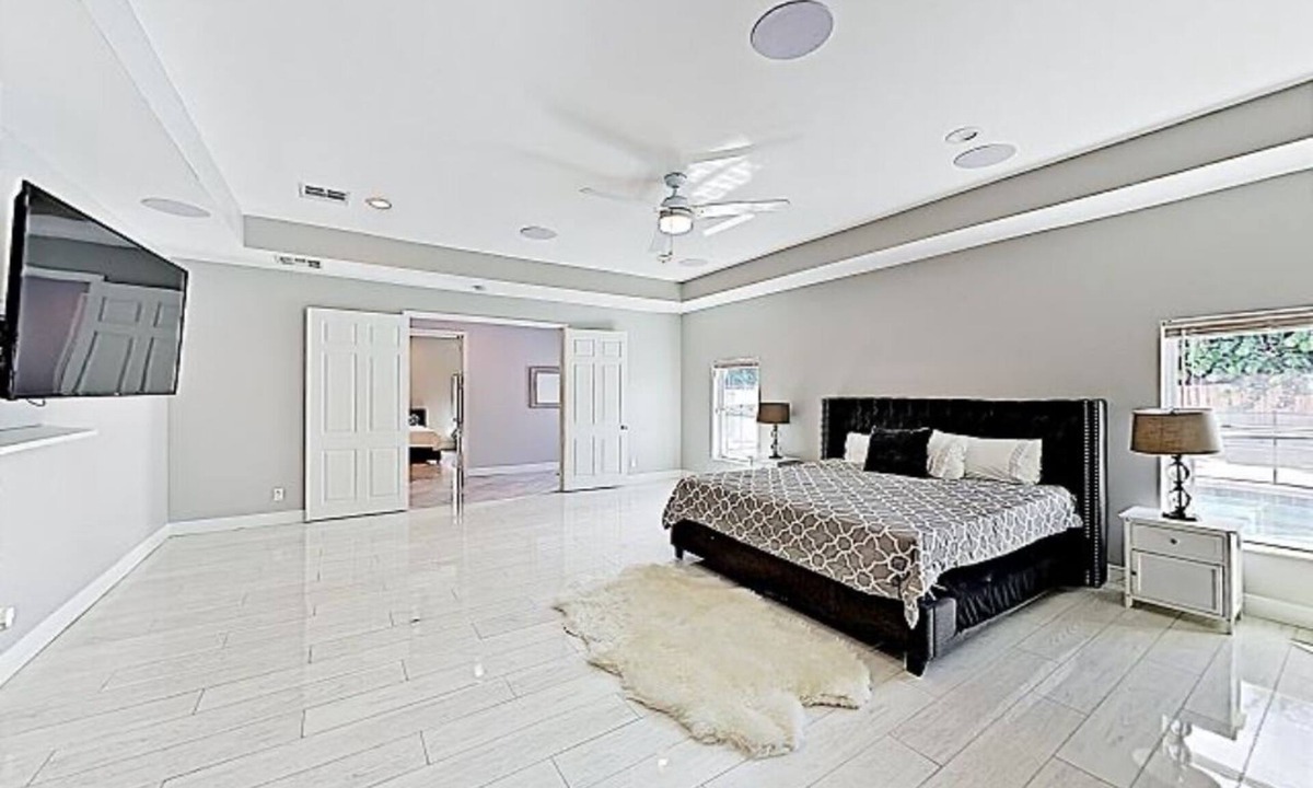 Lantana Bed & Breakfast | Spacious Home with Pool East Lantana