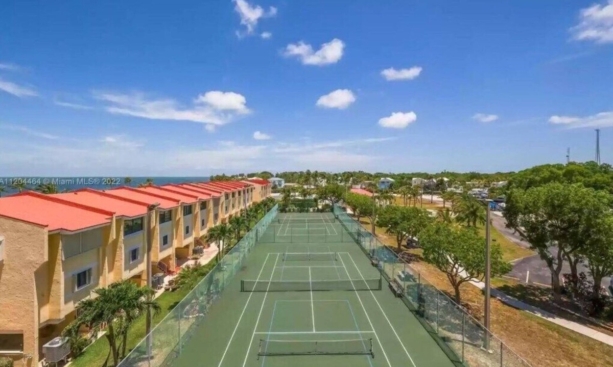 Plantation Key Apartment | Spacious & Remodeled condo w/sunset views!