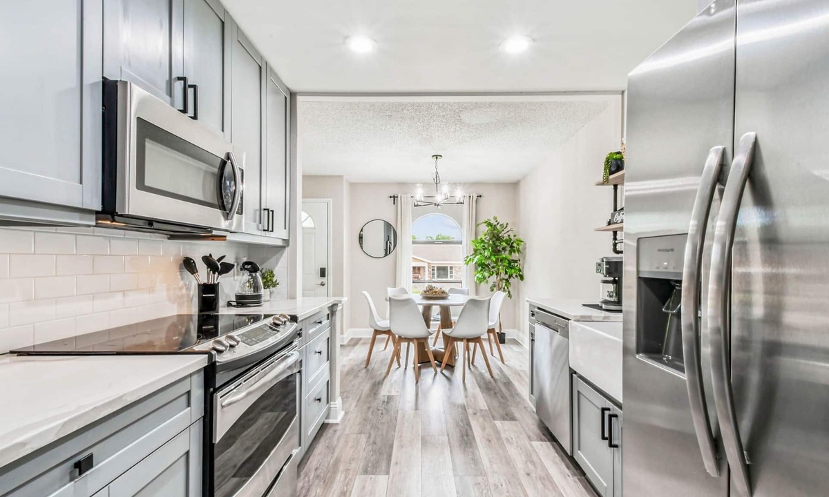 Port Tampa City House | Spacious Retreat near Picnic Island Beach: Hot Tub, Deck, Pet & Family-Friendly