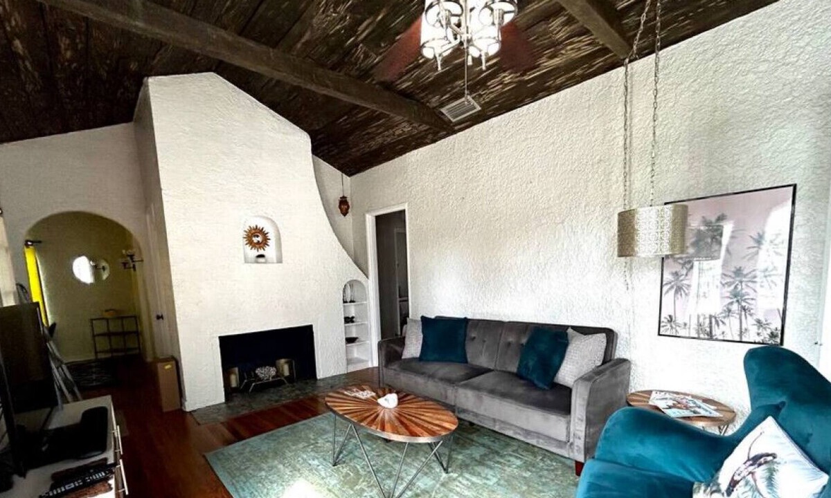Kingston House | Spanish Beach Bungalow