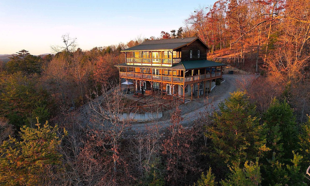 Murphy Cabin | SPECTACULAR MOUNTAIN VIEWS W GREAT SUNSETS,SECLUDED,DOG FRIENDLY,HT