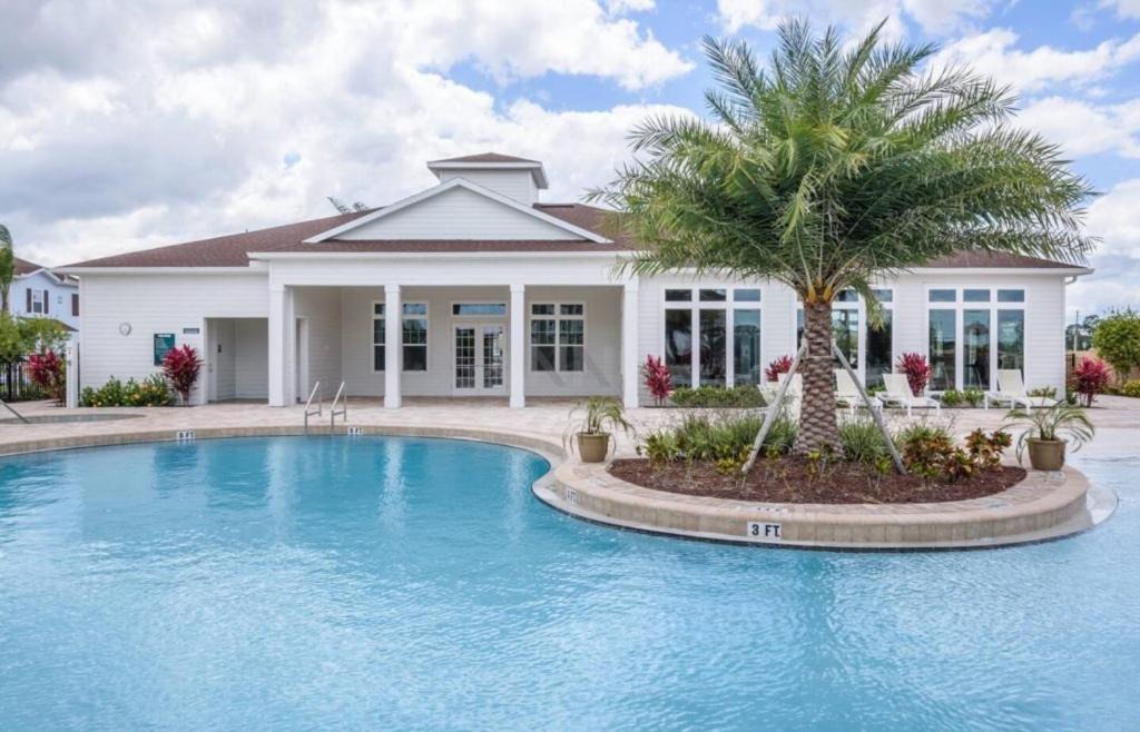 West Kissimmee House | Star- 3 Br Sleeps 6 Comm Pool Close To Disney townhouse