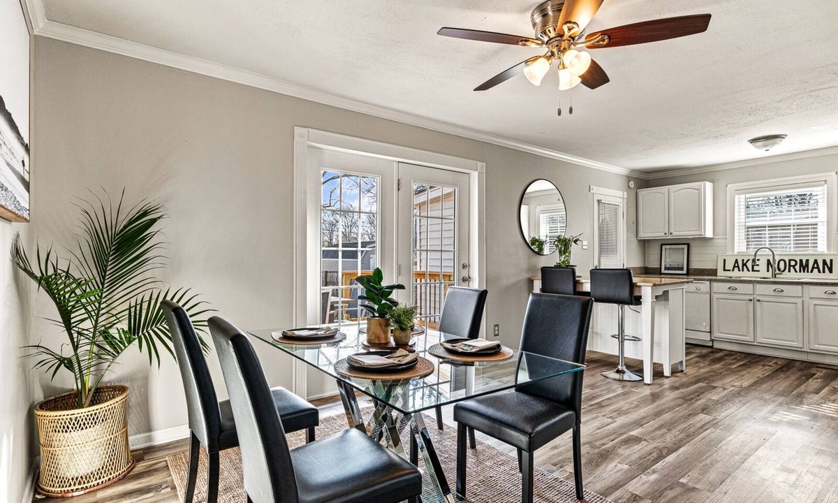 Mooresville House | Stay Downton Mooresville