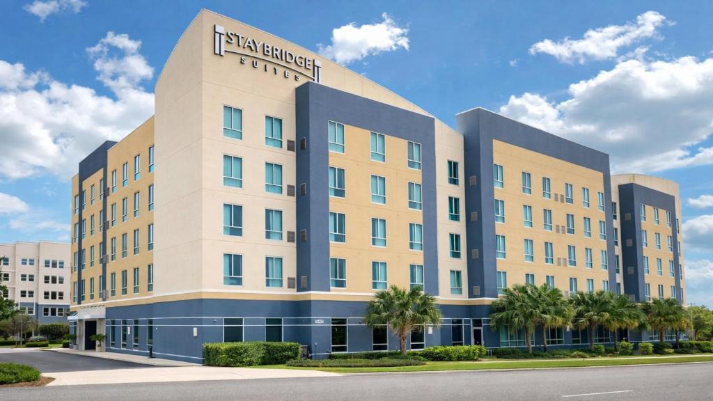 St. Petersburg Hotel | Staybridge Suites St. Petersburg FL by IHG