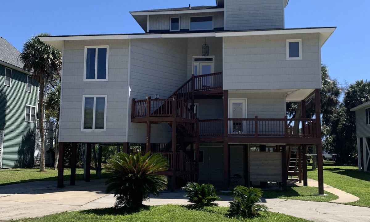 Edisto Island House | Steps from the Beach with Great Porch