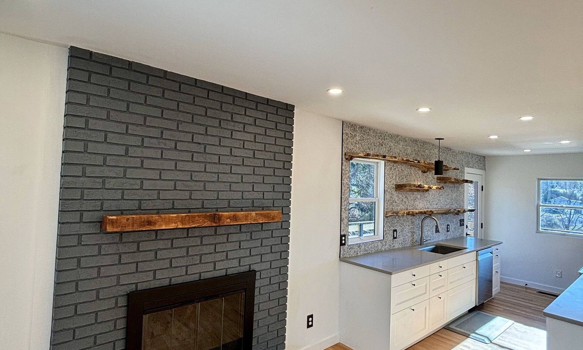 Canton House | STONES THROW CHATEAU: Modern-Rustic 4 BR/2BA Mtn View Home close to EVERYTHINGnn
