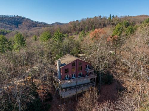 Apple Ridge House | Stress ReLeaf - Blowing Rock Cabin with great view hot tub pool table