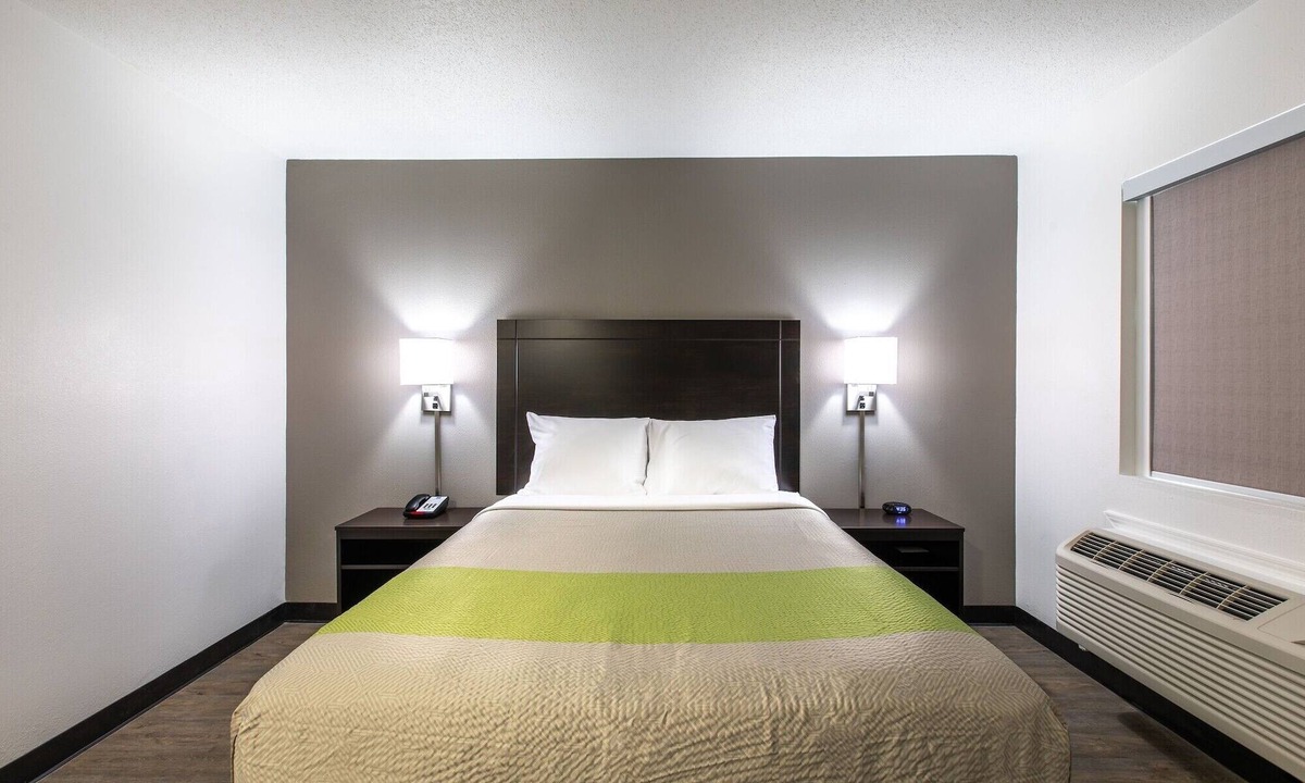 Conestee Hotel | Studio 6 Greenville, SC - I-85 Near Downtown