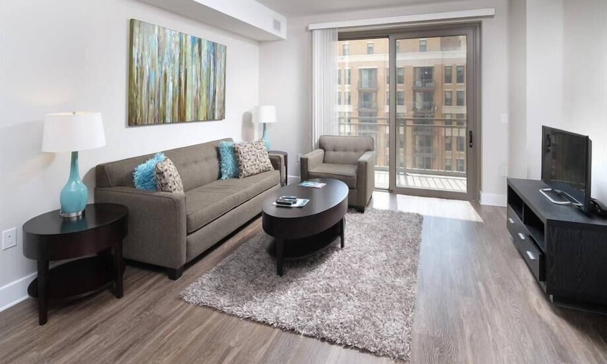 Aurora Highlands Apartment | Stunning 2BR | Laundry | Full Kitchen | Crystal City