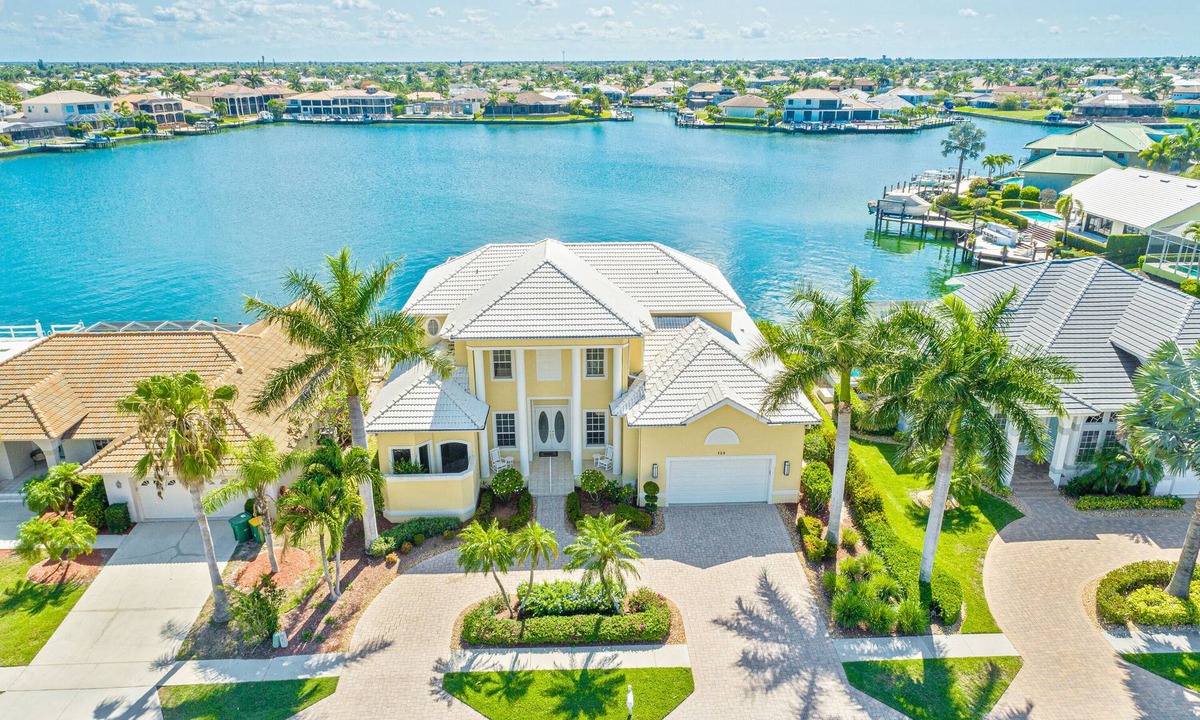 Marco Island House | Stunning Water Views on Landmark Bay, Quick walk to the Beach