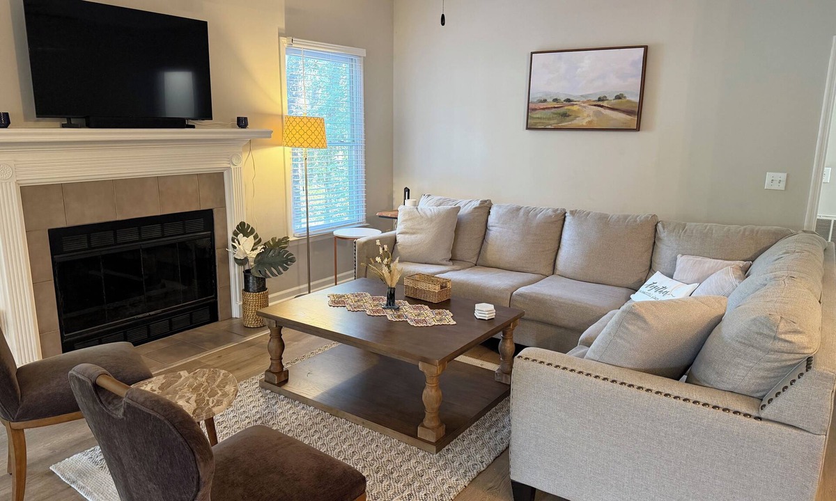 Lexington House | Stylish 3 BR home in Downtown Lexington