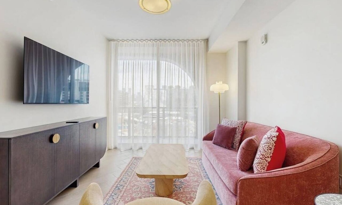 Wynwood Art District Condo | Stylish condo with rooftop pool, balcony & walkable dining