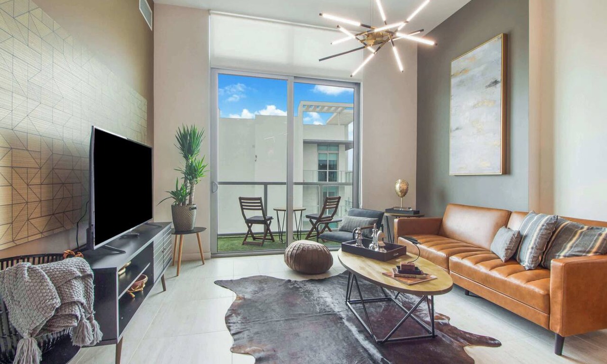 Northeast Miami Condo | Stylish Penthouse 1 Bdrm Condo Great Views