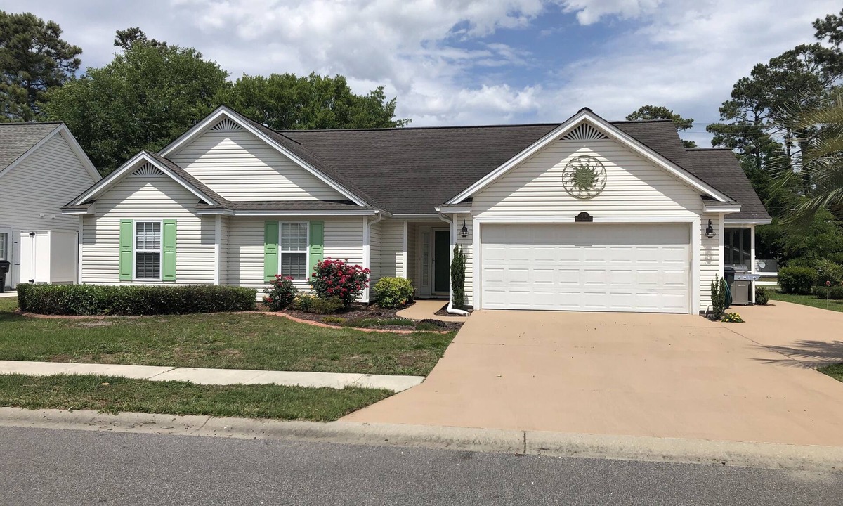Surfside Beach House | Summer 2026… only 3 weeks left. PET FRIENDLY