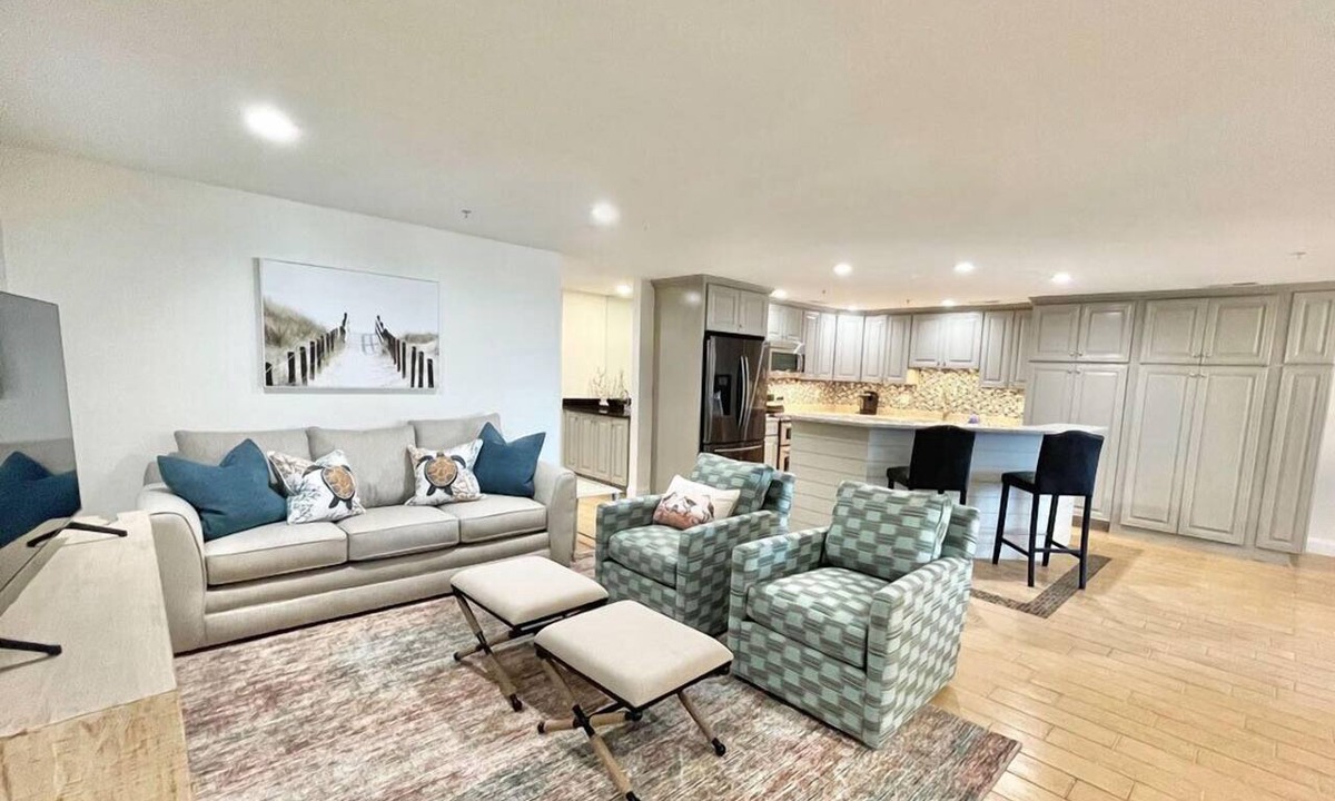 Savannah Beach Condo | Summer & July 4th Savings at Beachside Colony Tybee's ONLY Oceanfront Resort 3/2