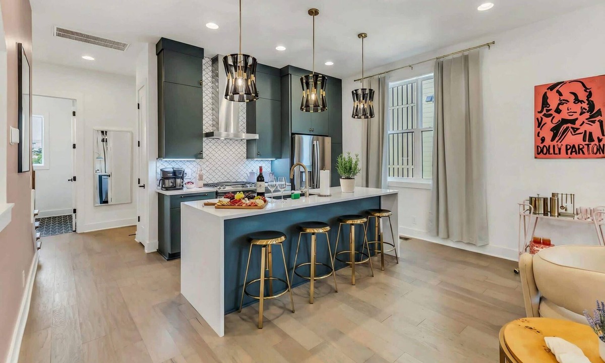 South Nashville House | Summer rooftop deck, game room, skyline views near Broadway & Geodis Park