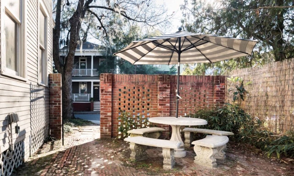 Thomas Square Condo | Sun Drenched Suite In Starland District