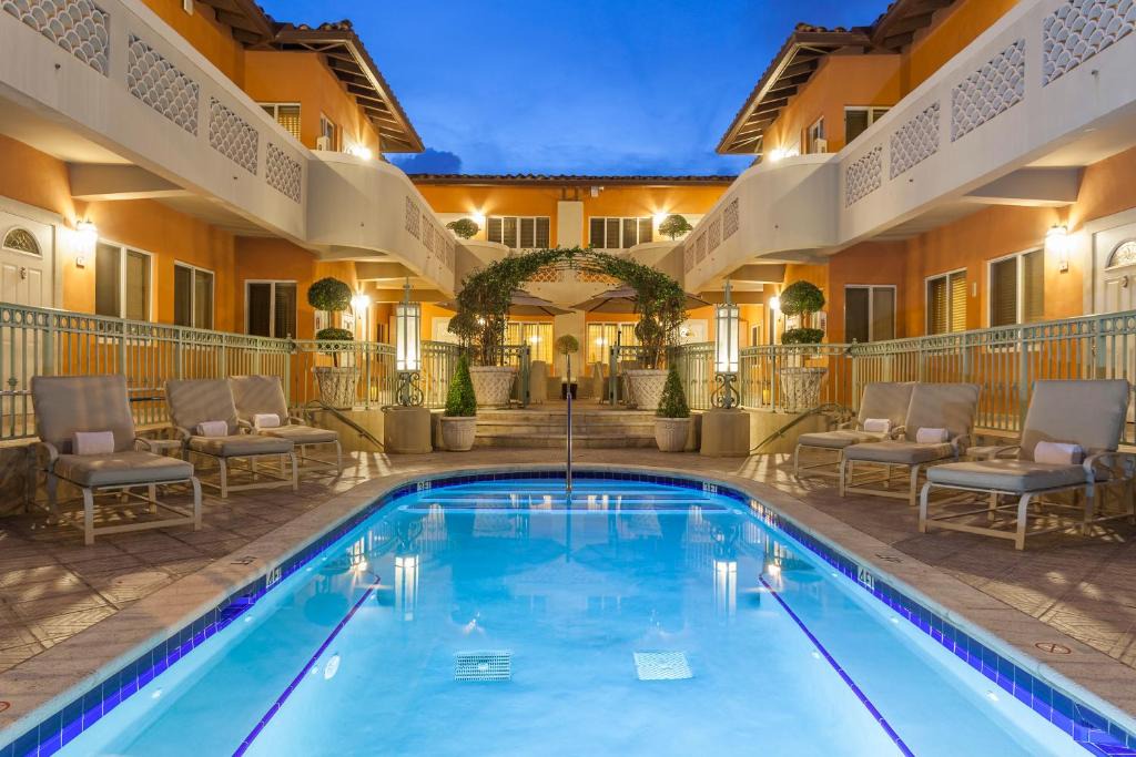 Surfside Hotel | Sun Harbour Boutique Hotel