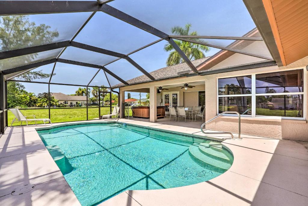 Caloosahatchee House | Sun-Lit Gem with Lanai, Hot Tub and Boat Dock!