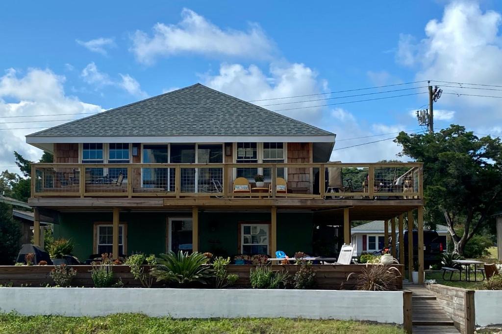 Crescent Beach Apartment | Sun & Sea Therapy
