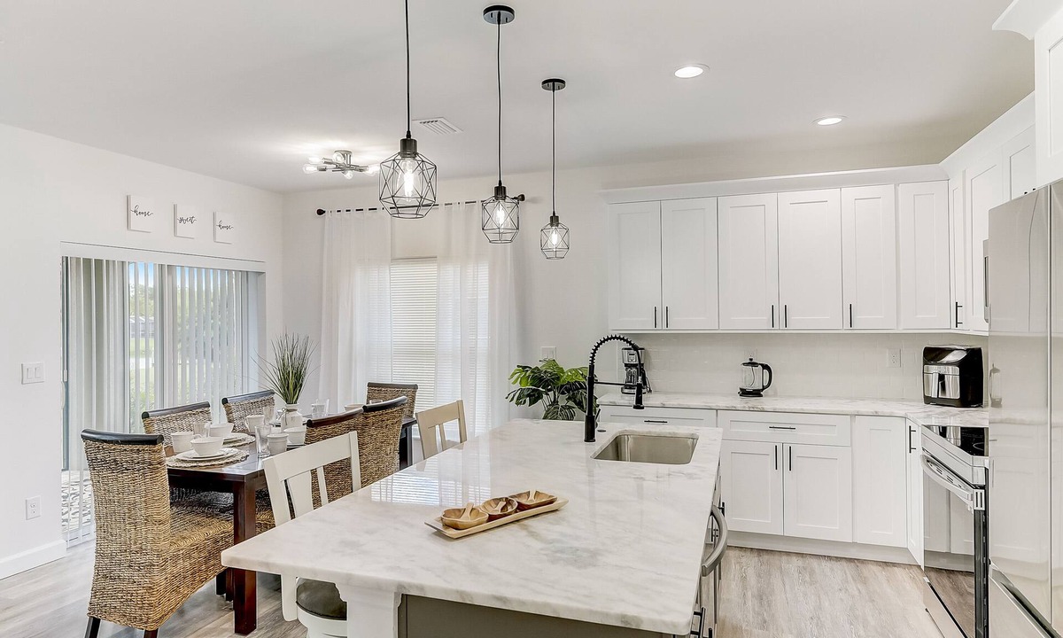 Oakland Hills House | Sunny beach/golfing/fishing family gateway!