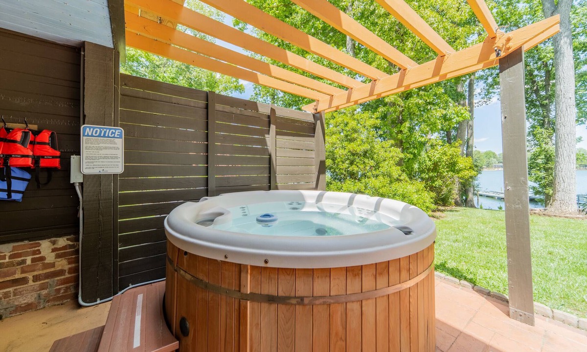 Denver House | Sunny Daze by SoCharm | Hot Tub | Fire Pit | Dock | Great Views