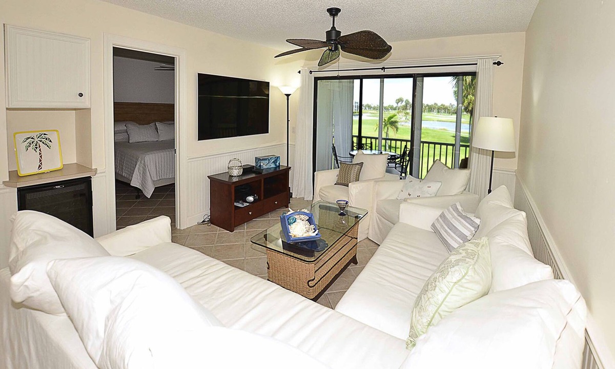 Stuart Condo | Sunny Seashell Haven