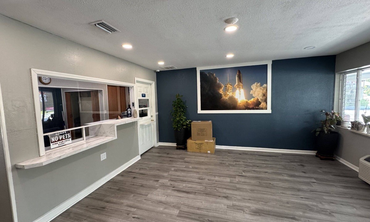 Le Barons Of Titusville Hotel | Sunrise Inn by OYO Titusville FL