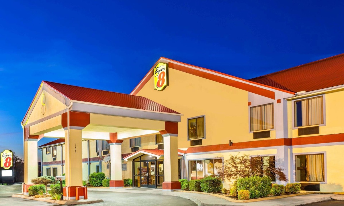 Morristown Hotel | Super 8 by Wyndham Morristown/South