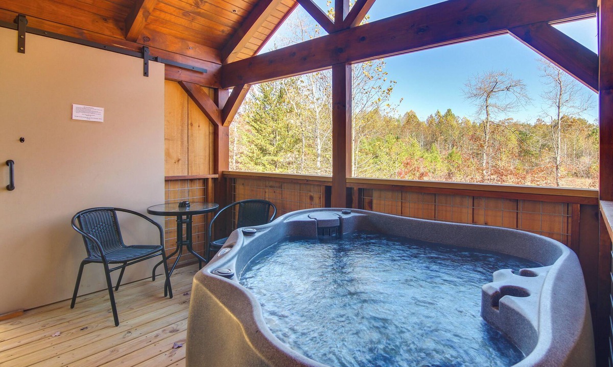 Union Mills Cabin | ‘Sweet Thang:’ Romantic Blue Ridge Mtns Getaway