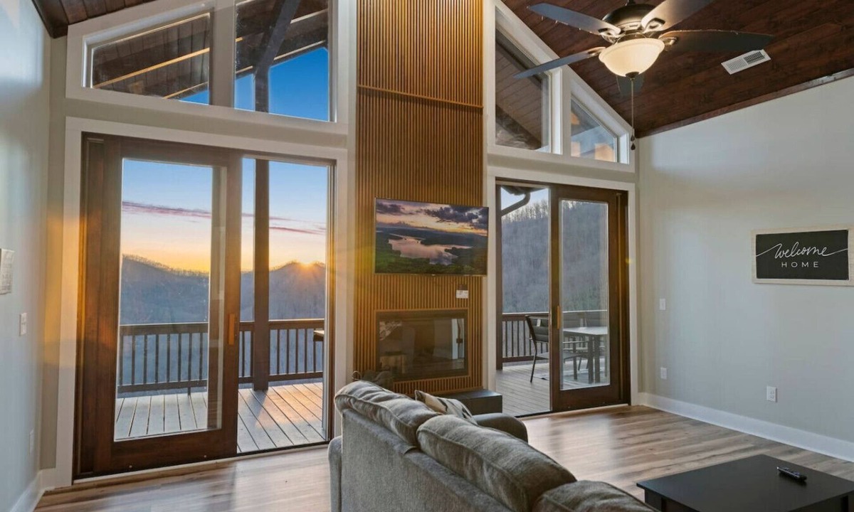 Sylva Condo | Sylva Retreat, King Suite, Mountain View, and Hiking!