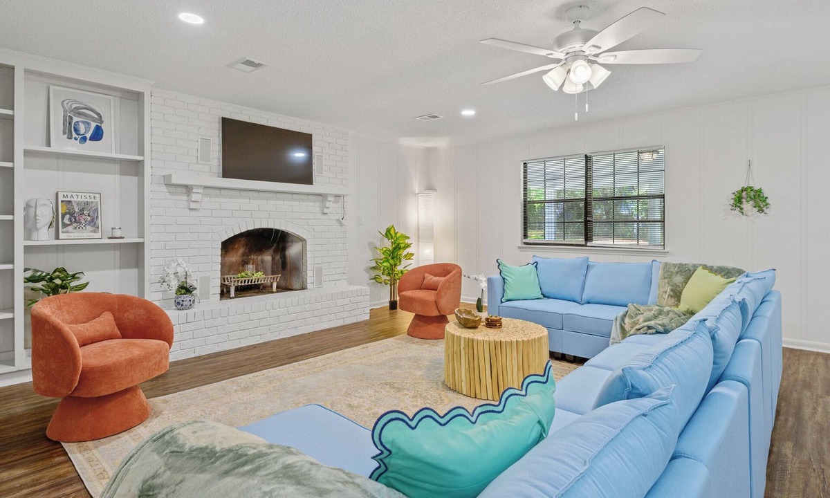 Tallahassee House | Tally's Sapphire - Sleeps12 - FSU/Capitol/Golf Club - Game Rm, Projector, Patio