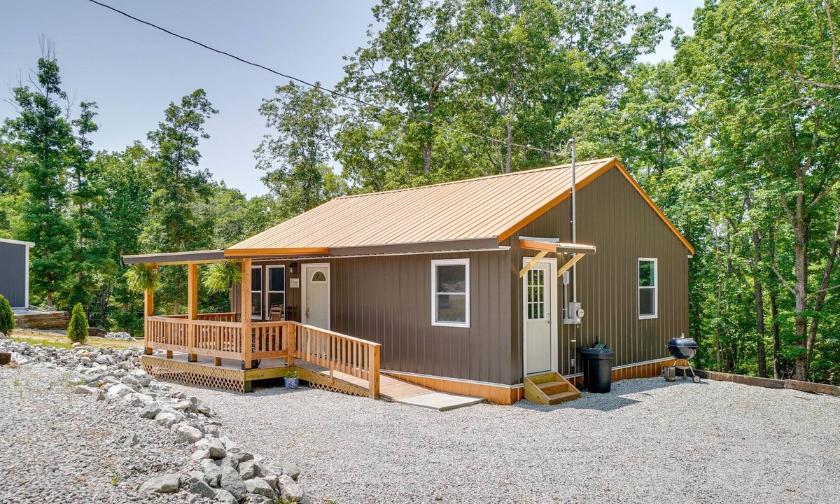 Holladay Cabin | Tennessee Vacation Rental ~ 2 Mi to River