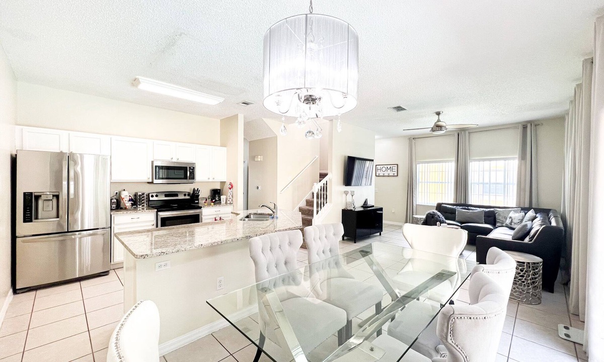 Kissimmee House | TERRA VERDE RESORT POOL Townhouse near Disney 4bedrooms/3baths sleeps 12guest