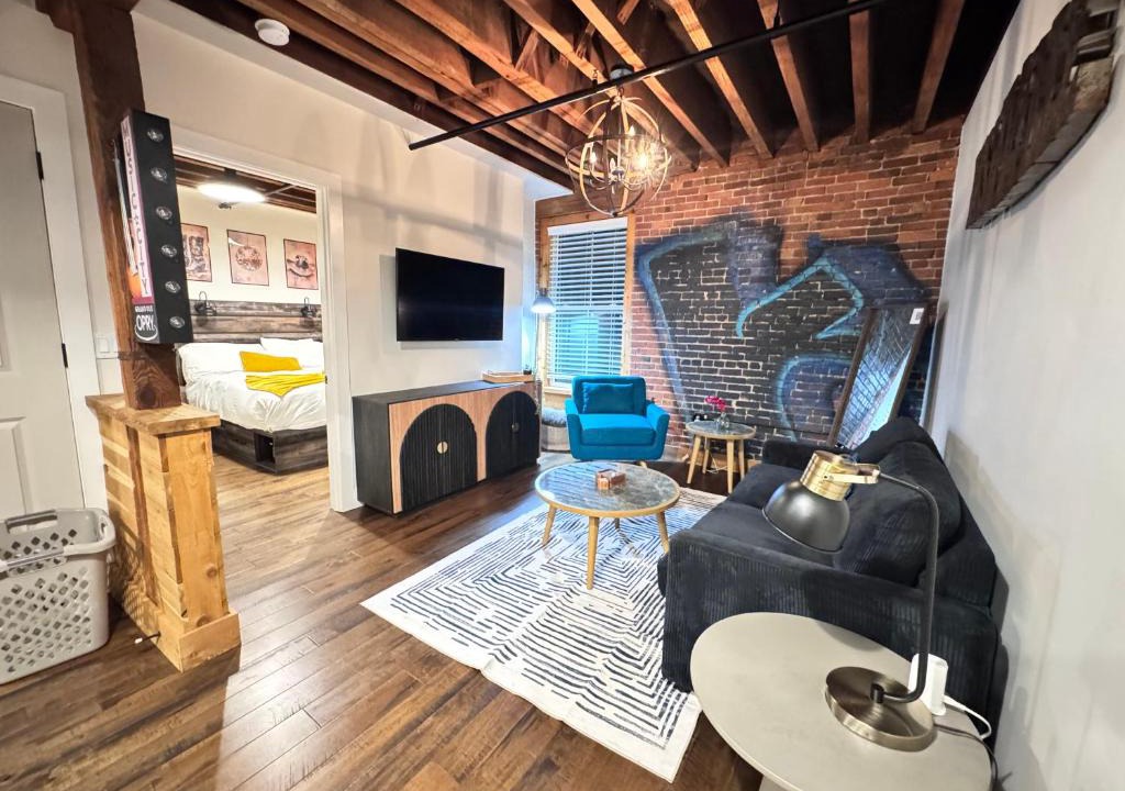 Nashville Apartment | The 1865 Nashville Experience With Speakeasy, Pool & Parking