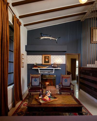 Poinsettia Heights House | The Captain's Quarters - Home & Guesthouse