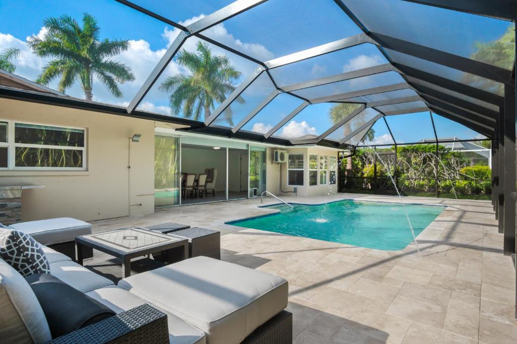 Palm River Estates Villa | The Coral of Naples
