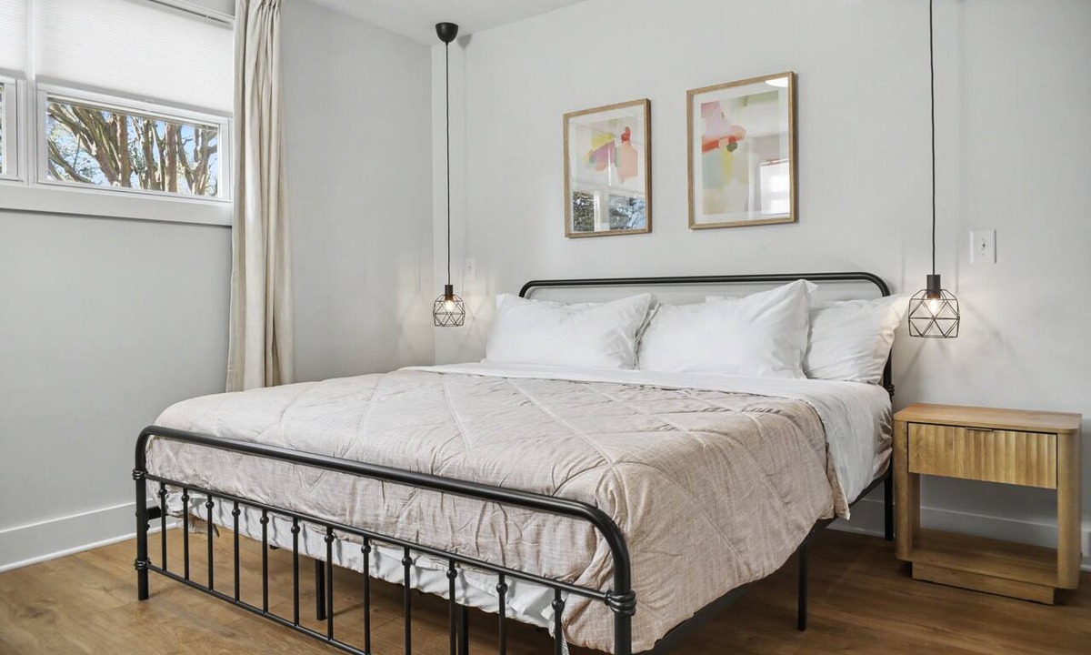 Atlanta House | The Dresden Den - Private Guest Suite & Covered Parking