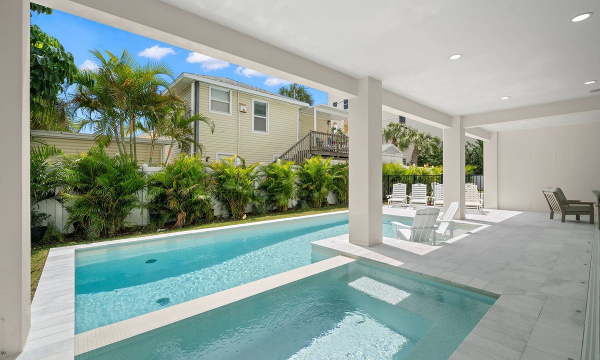 Clearwater Beach House | The Gemma Collection - 4 Stunning CWB Pool Homes