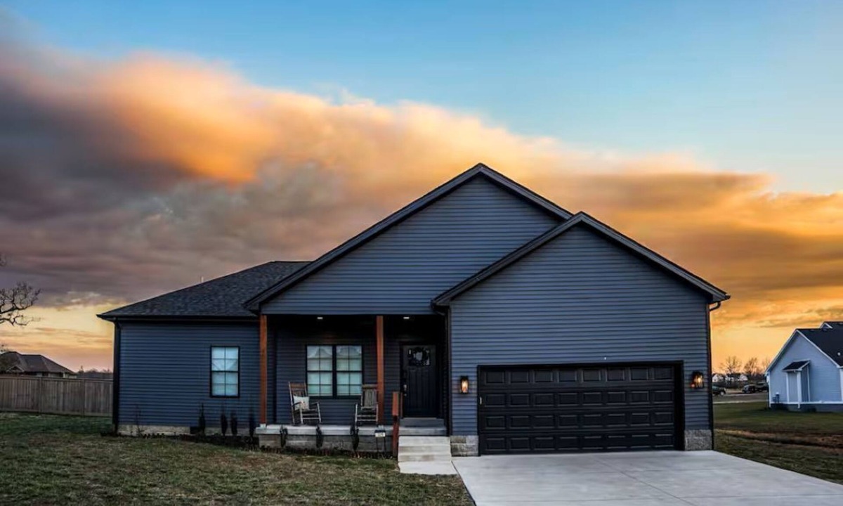 Rocky Hill House | The Grove at Middlebrook