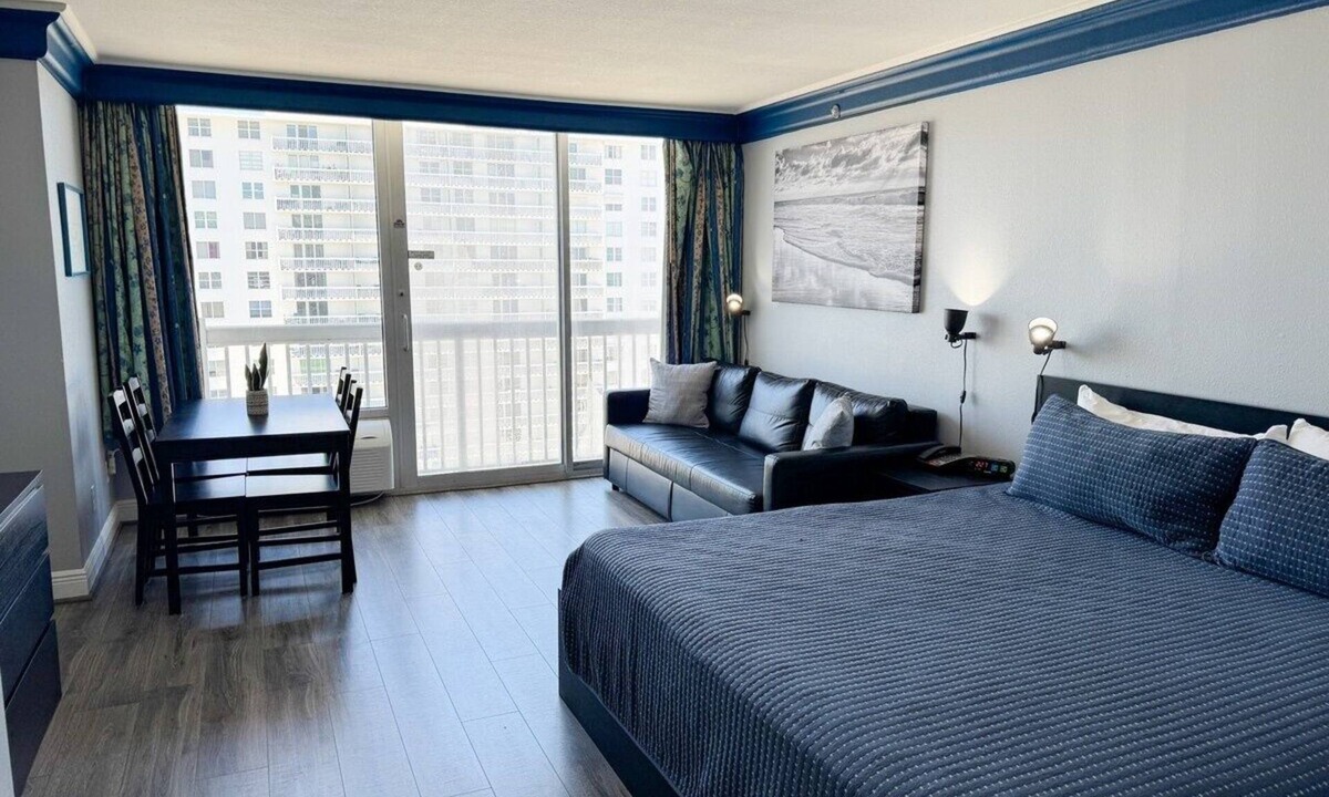 Ortona Park Apartment | The Loft | High Floor Studio | Daytona Views