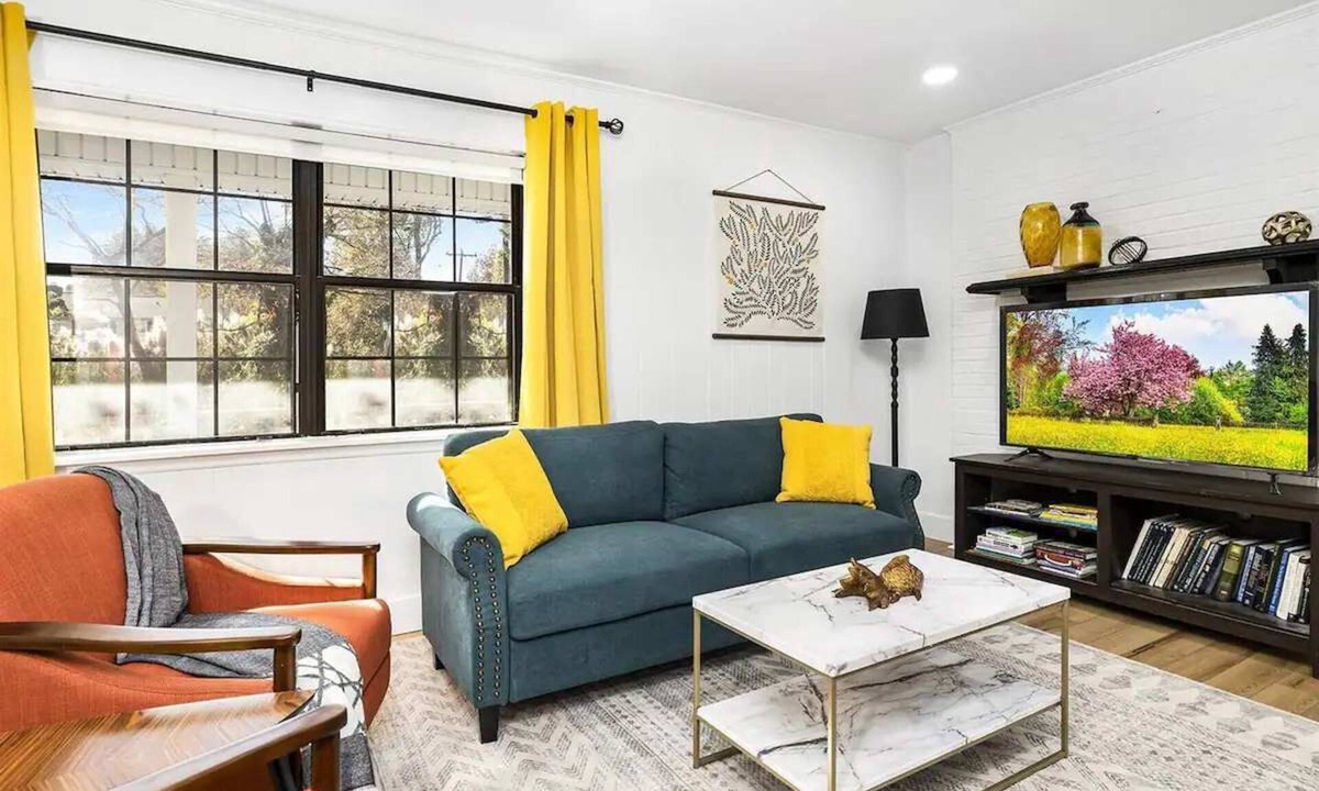 Matthews House | The Matthews Stay | Renovated Home | Pet-Friendly