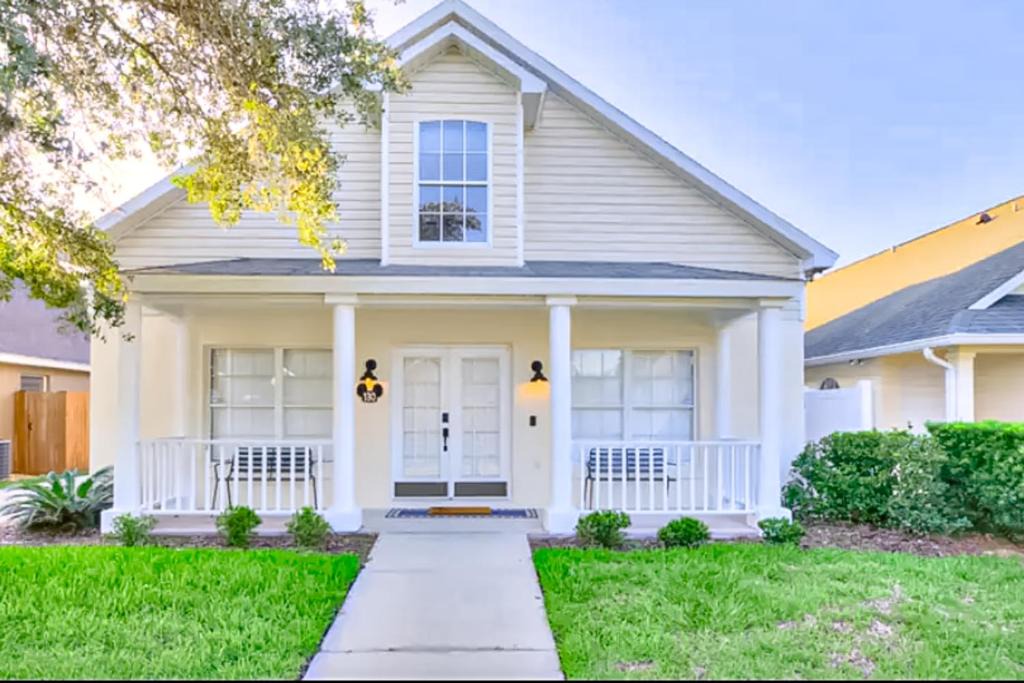 Bridgewater Crossing House | The Mouse House