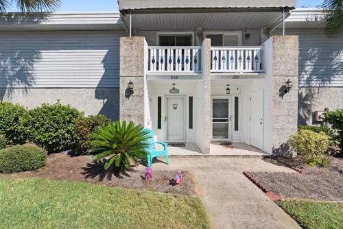 Saint Simons Island House | The Pirate's Mermaid @ East Beach Villa - 202 Olive Way